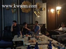 团队休闲欢聚放松时刻
